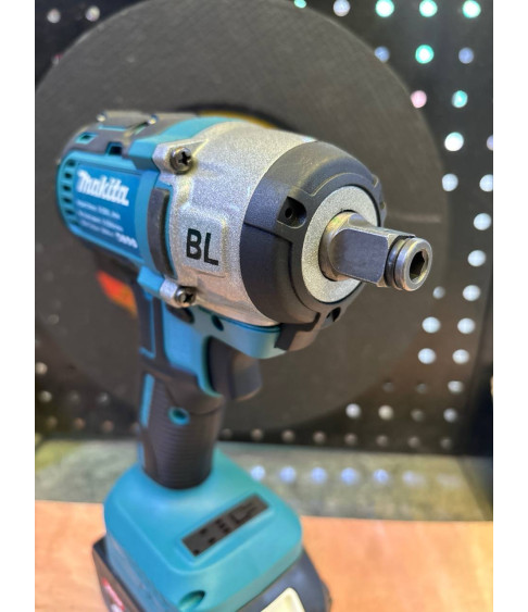 Шуруповерт аккумуляторный гайковерт Makita 