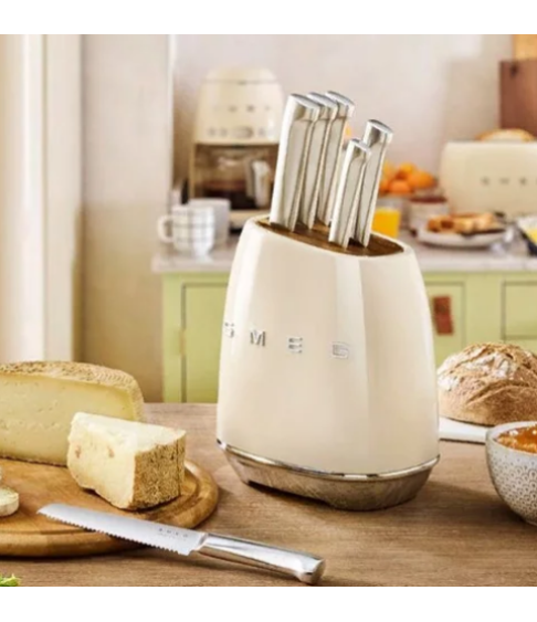 Набор ножей с подставкой SMEG 