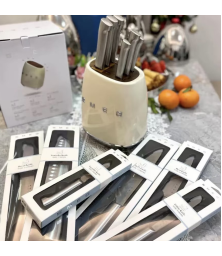 Набор ножей с подставкой SMEG 